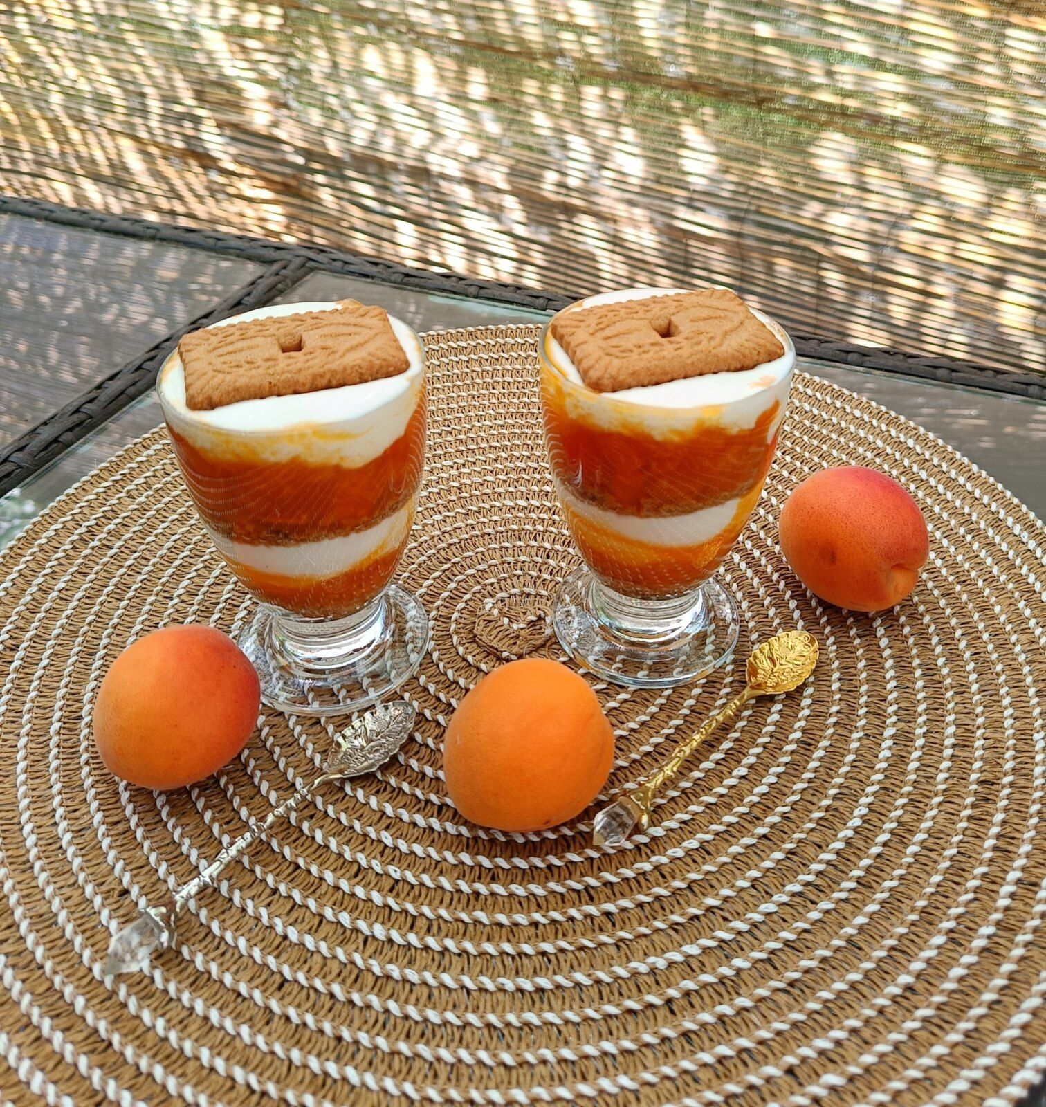 Verrines aux abricots et yaourt grec