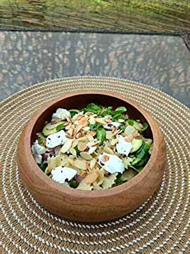 Salade de farfalle au pesto