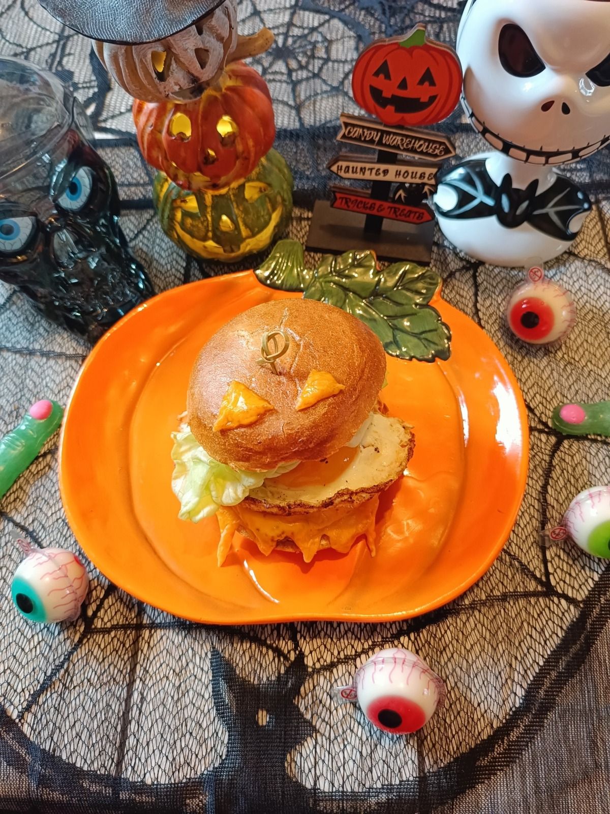 Cheeseburger monstrueux à l’œuf