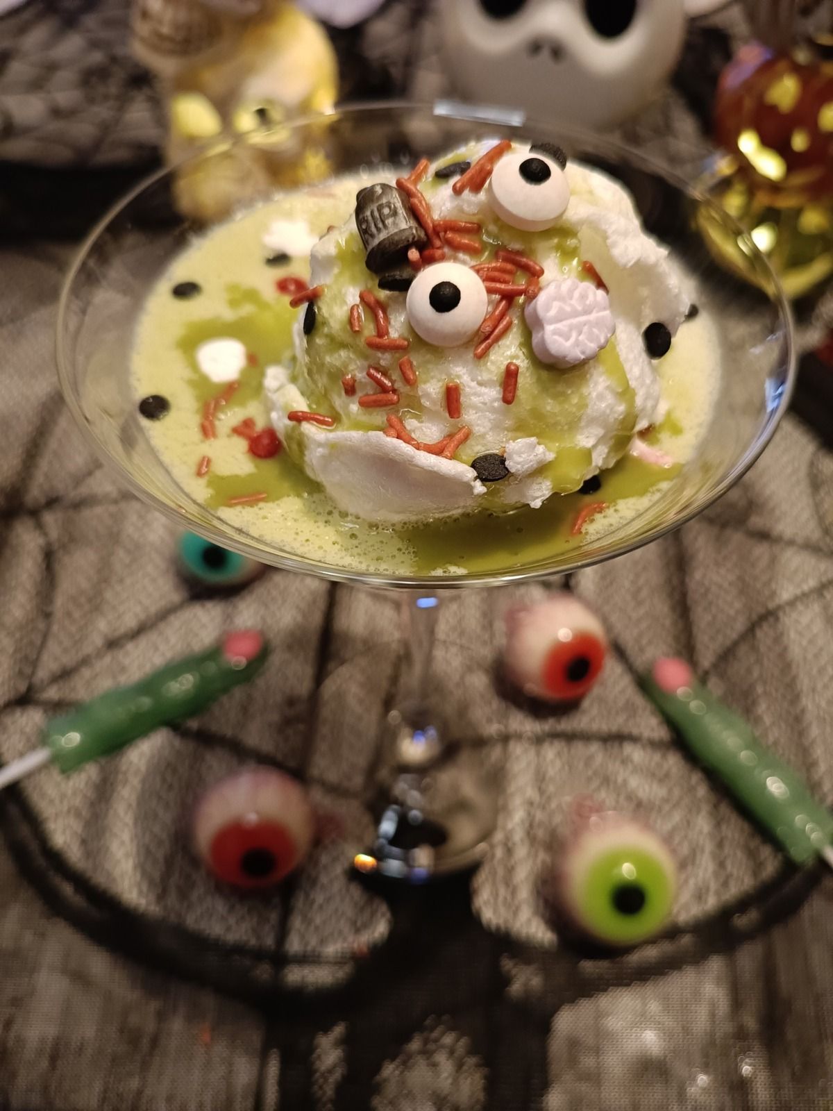 Iles flottantes zombie à la pistache - Foodista Challenge #126