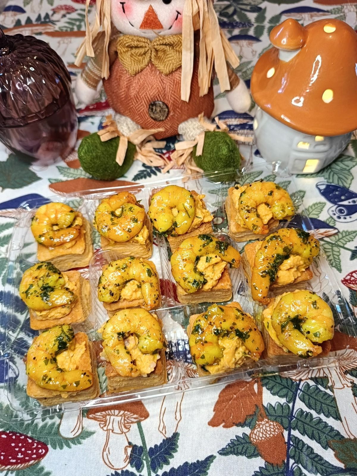 Mini bouchées tomates herbes de Provence, patate douce rôtie, crevette curry miel