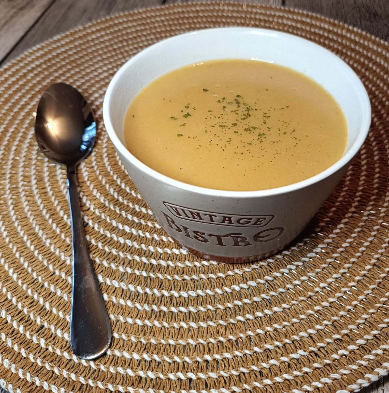 Velouté de pommes de terre et oignons