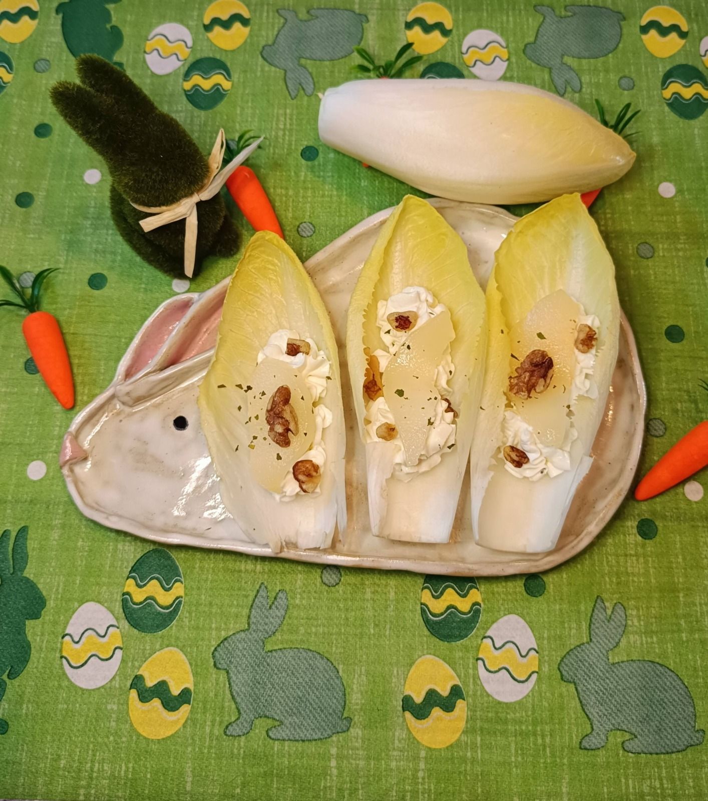 Barquettes d'endive au fromage frais, poire et noix - Recettes autour d'un ingrédient #131