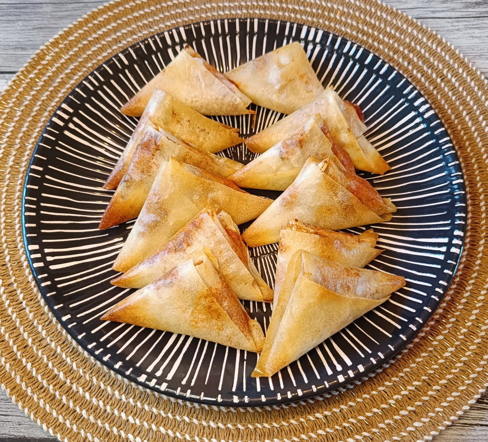 Samoussas au thon à la tomate et basilic