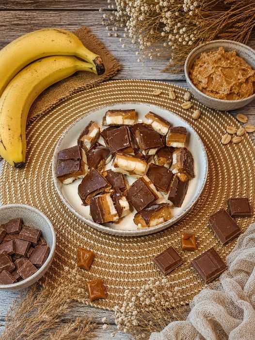 Bouchées glacées banane beurre de cacahuètes au caramel