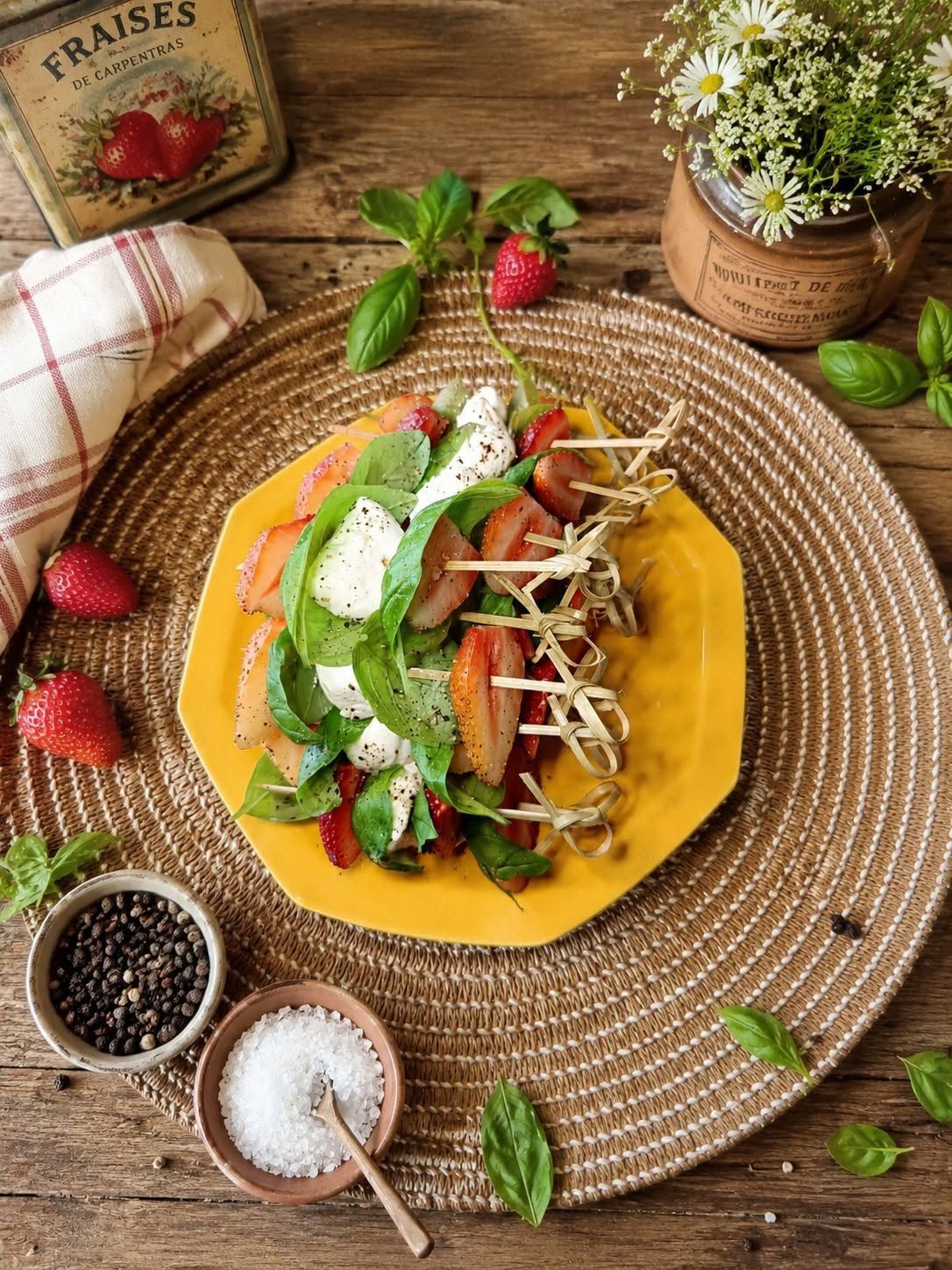 Brochettes de fraises et mozzarella au basilic - Recettes autour d'un ingrédient #134