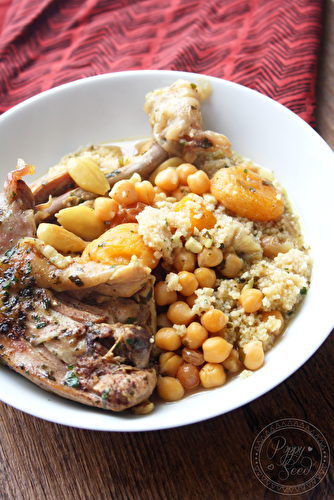 Tajine de poulet, abricots, amande, et raisins secs