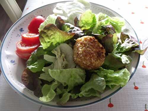 Crottins de chèvre panés sur lit de salade