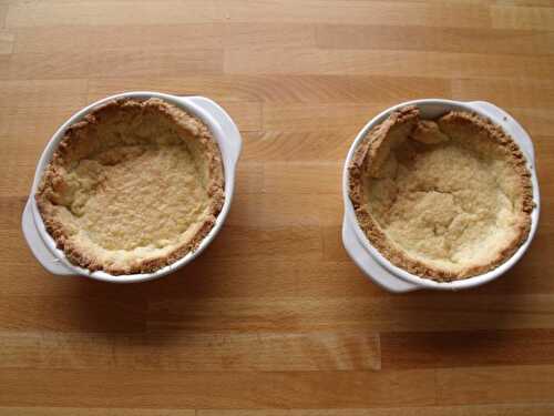 Tartelettes au chocolat au lait sur lit de coco