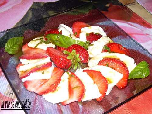 Assiette de fraises-mozzarella