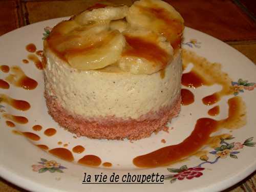 Cheesecakes à la banane, sauce caramel coco et rhum