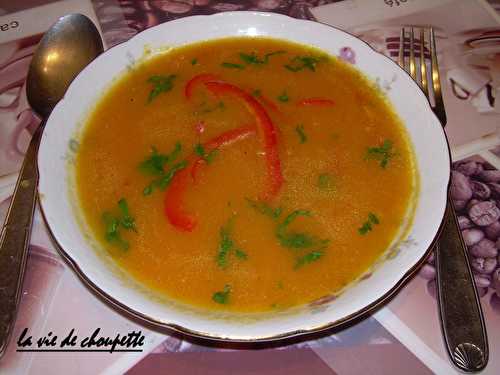 Soupe de potiron à l'émincé de poivron rouge