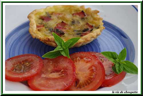 TARTELETTES A LA FONDUE DE POIREAUX A LA CREME ET AU JAMBON