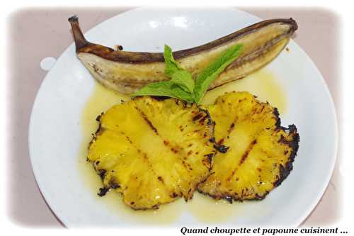 ANANAS ET BANANES RÔTIS, SAUCE AU RHUM