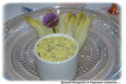 PETITES ASPERGES BLANCHES FRAICHES ET SAUCE BEARNAISE AU TM OU PAS ...