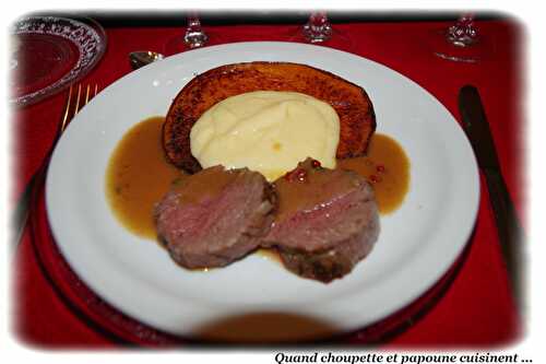 FILET DE BICHE AUX BAIES ROSES, PUREE DE NAVETS ET COURGES GRILLEES