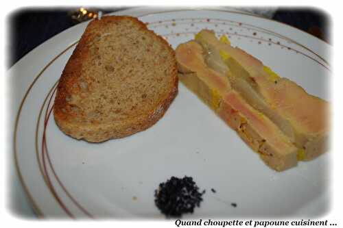 TERRINE DE FOIE GRAS AUX POIRES CONFITES