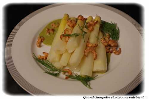 ASPERGES AUX CREVETTES ET CREME VERTE