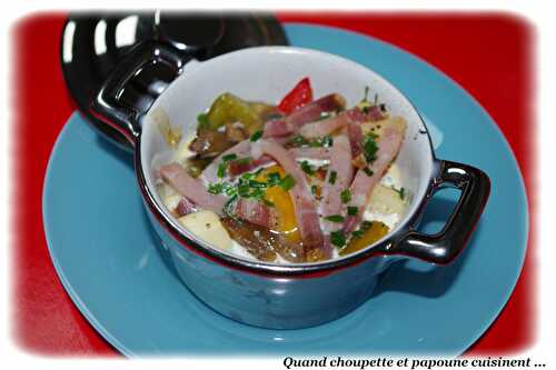 OEUF COCOTTE SUR LEGUMES CONFIT, LAMELLES DE JAMBON CRU