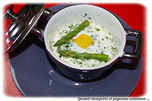 OEUFS COCOTTE AUX ASPERGES VERTES