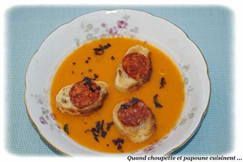 GASPACHO DE TOMATE ET CROSTINIS AU CHORIZO