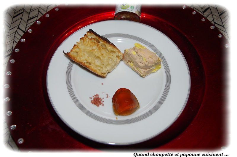 FOIE GRAS DE CANARD MI-CUIT ET CONFIT DE FOIN