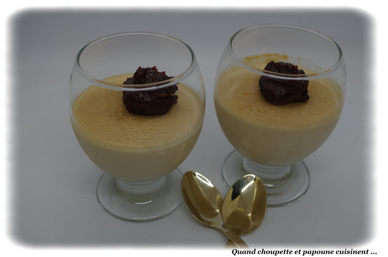 PANNA COTTA AU SIROP ET A LA CREME DE DATTES