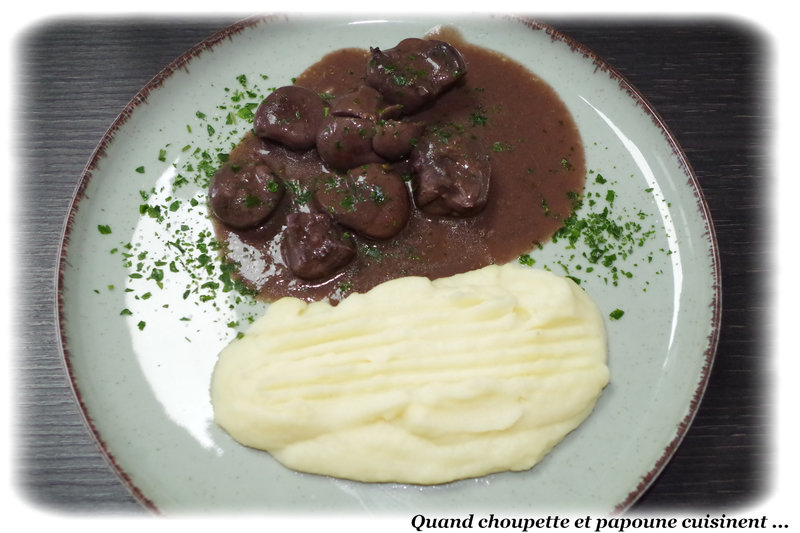 ROGNONS DE BOEUF AU VIN ROUGE