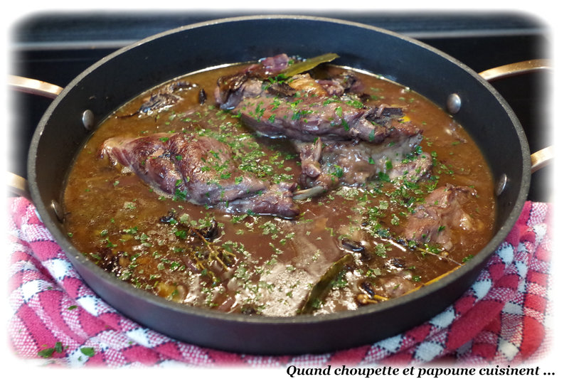 LAPIN AU VIN ROUGE