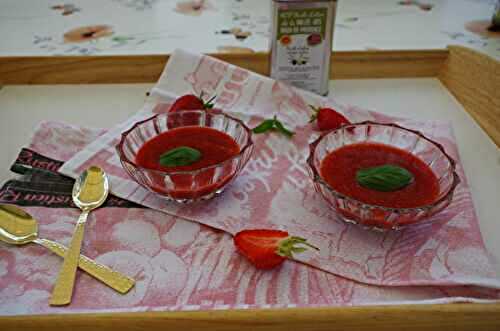 SOUPE FROIDE DE FRAISES AU BASILIC ET CITRON VERT