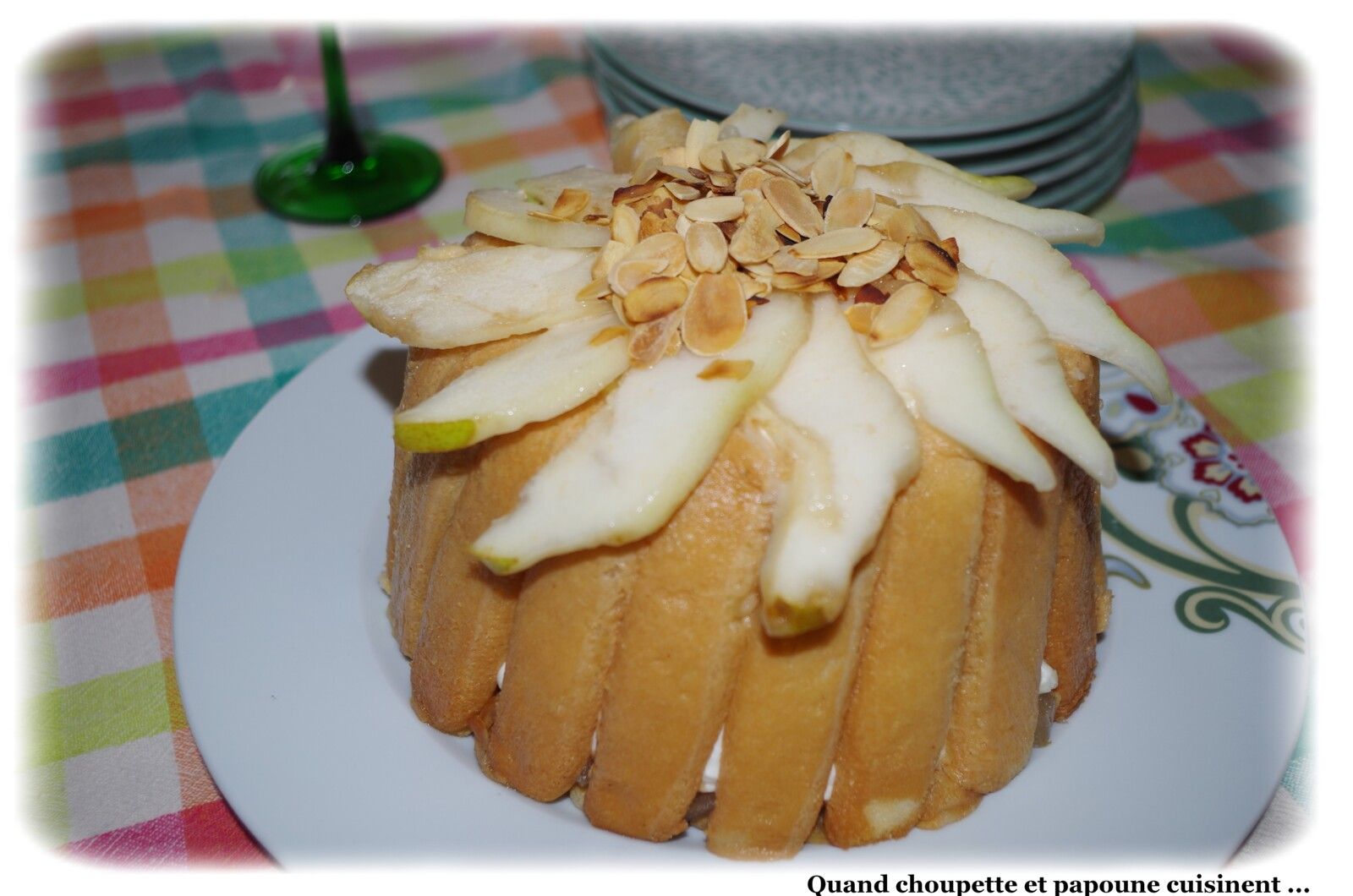 CHARLOTTE AUX POIRES ET AMANDES GRILLEES