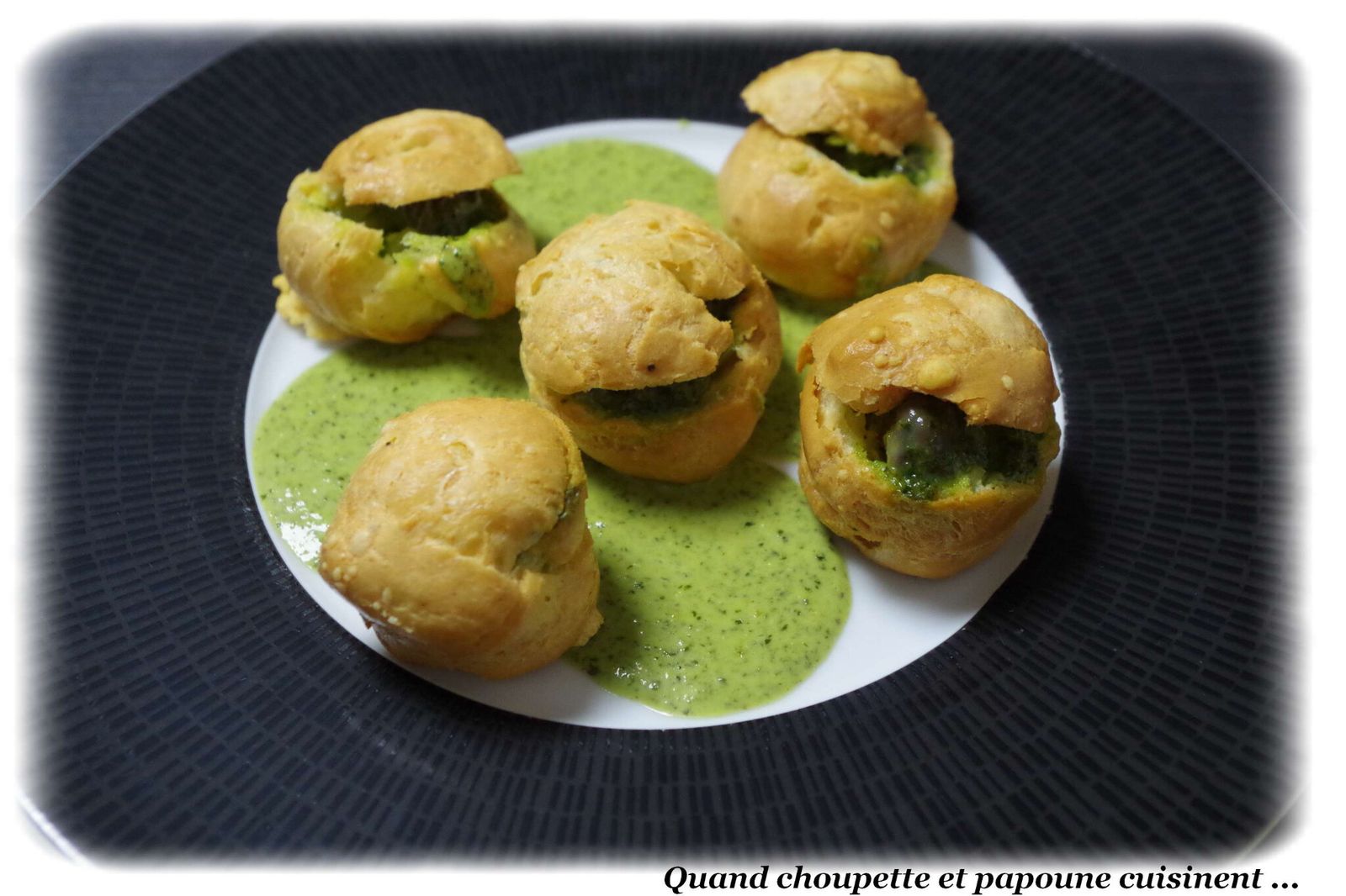 PROFITEROLES D'ESCARGOTS CREME DE PERSIL