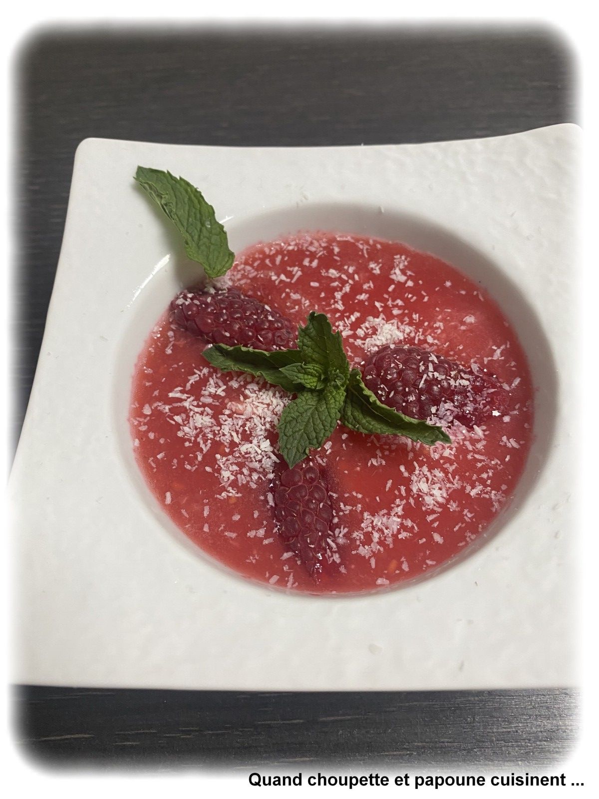 PANNA COTTA VANILLE ET COULIS FRAMBOISES