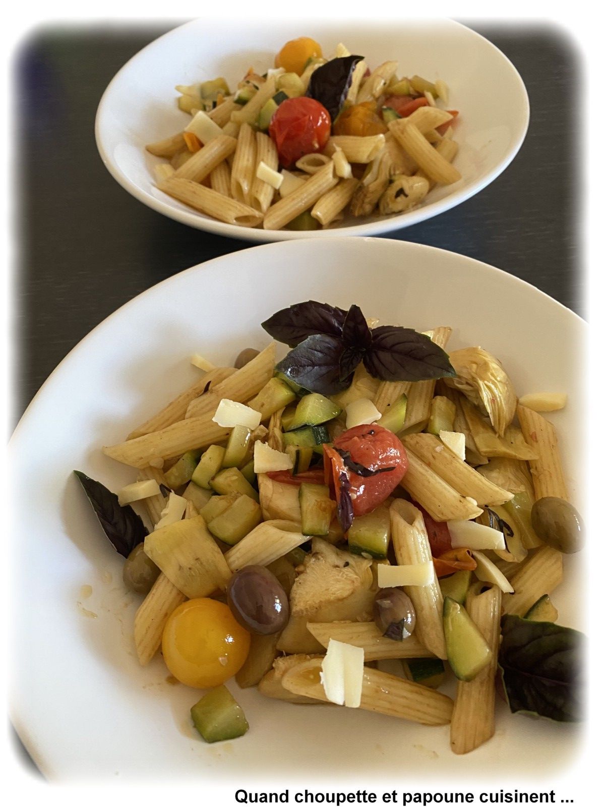 SALADE DE PENNES, TOMATES, COEURS D'ARTICHAUTS ET OLIVES