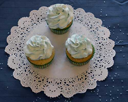 Cupcakes vanille cœur chocolat et sa chantilly à la myrtille