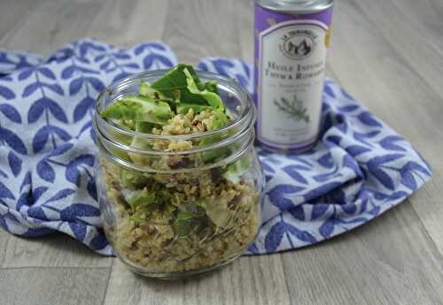 Salade de quinoa aux feuilles de chou-fleur et graines de tournesol