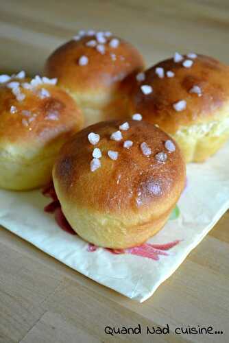 Briochettes à la crème fraîche et sucre perlé