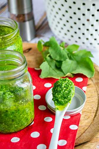 Pesto de fanes de radis