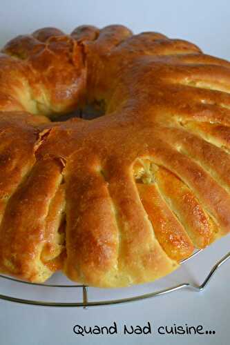 Brioche à la confiture et amandes