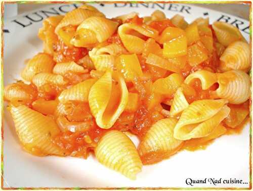 Conchiglie à la fondue de poivrons et de tomates