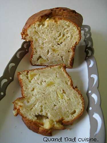 Gâteau au vin blanc moelleux et aux pommes