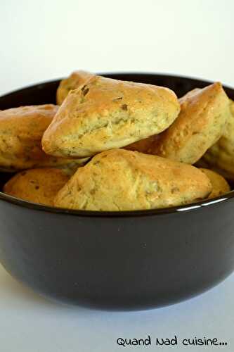 Madeleines au pesto et aux pignons