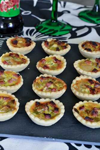 Mini tartelettes aux poireaux et au bacon