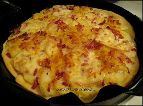 Pizza pommes de terre, lardons, raclette