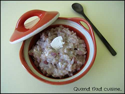 Risotto chèvre lardons au vin rouge