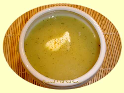 Soupe de courgettes au curry