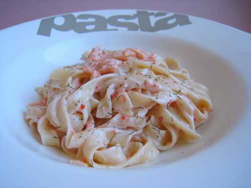 Tagliatelles au saumon fumé et oeufs de lump