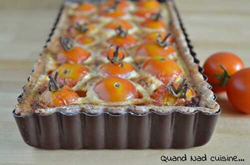 Tarte aux tomates cerises sur pâte croustillante au son de blé et graines