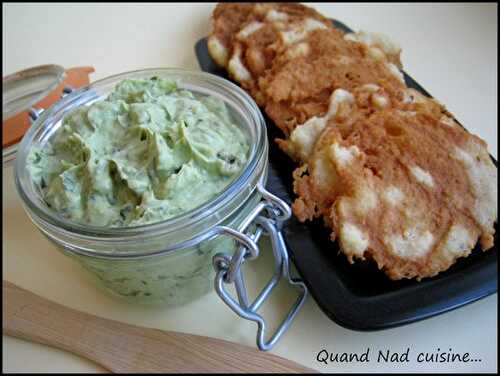 Tuiles au parmesan et guacamole