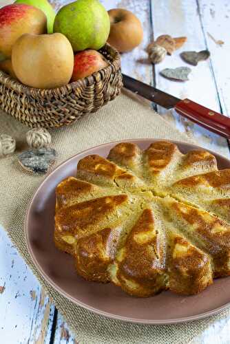 Gâteau aux pommes au cidre